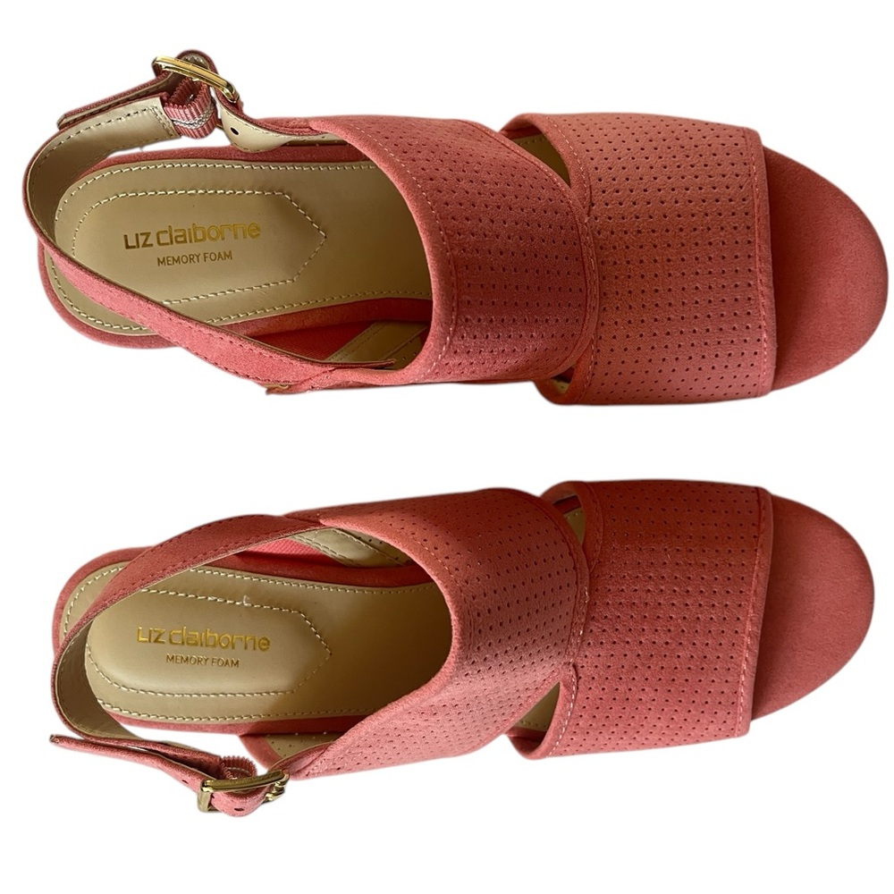 Hostess Pic 💥🥳 New Liz Claiborne Pink Sandals with Textured Straps - Picture 4 of 10